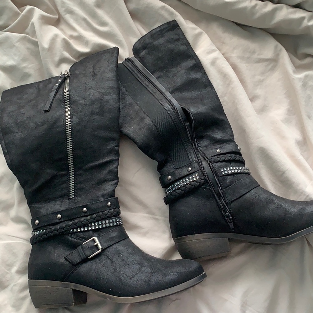 Black boots
